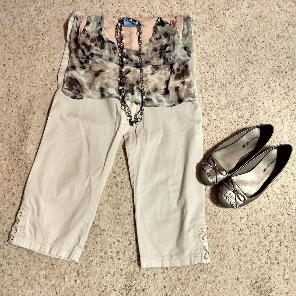 JM Size 12 Women's Capri's